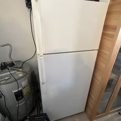 GE Refrigerator 