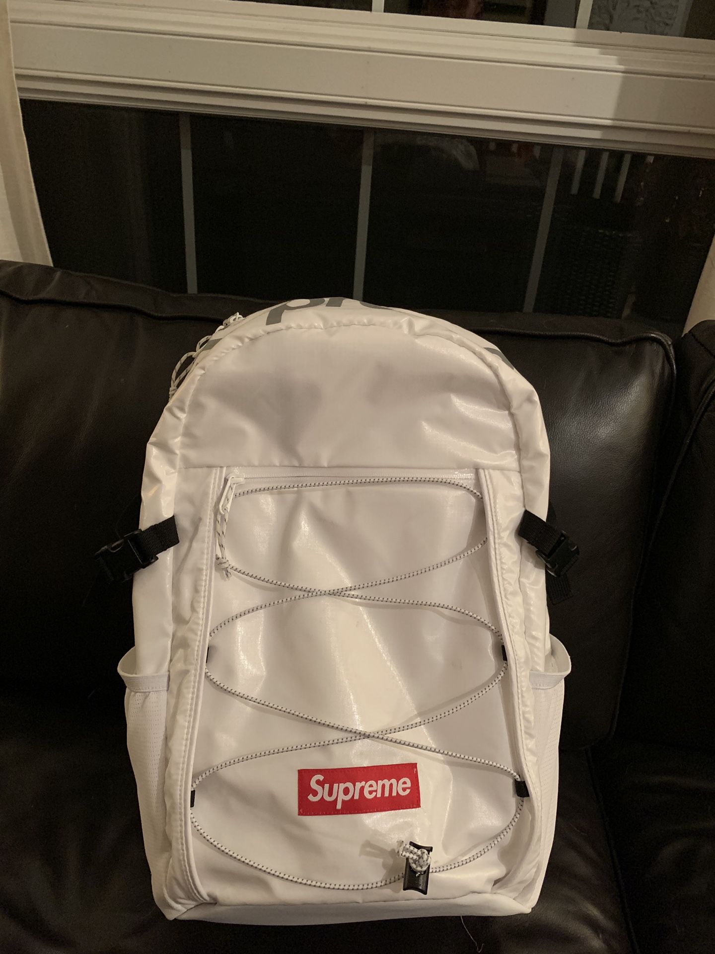 Supreme - Red Box Logo Canvas Backpack (White) – eluXive