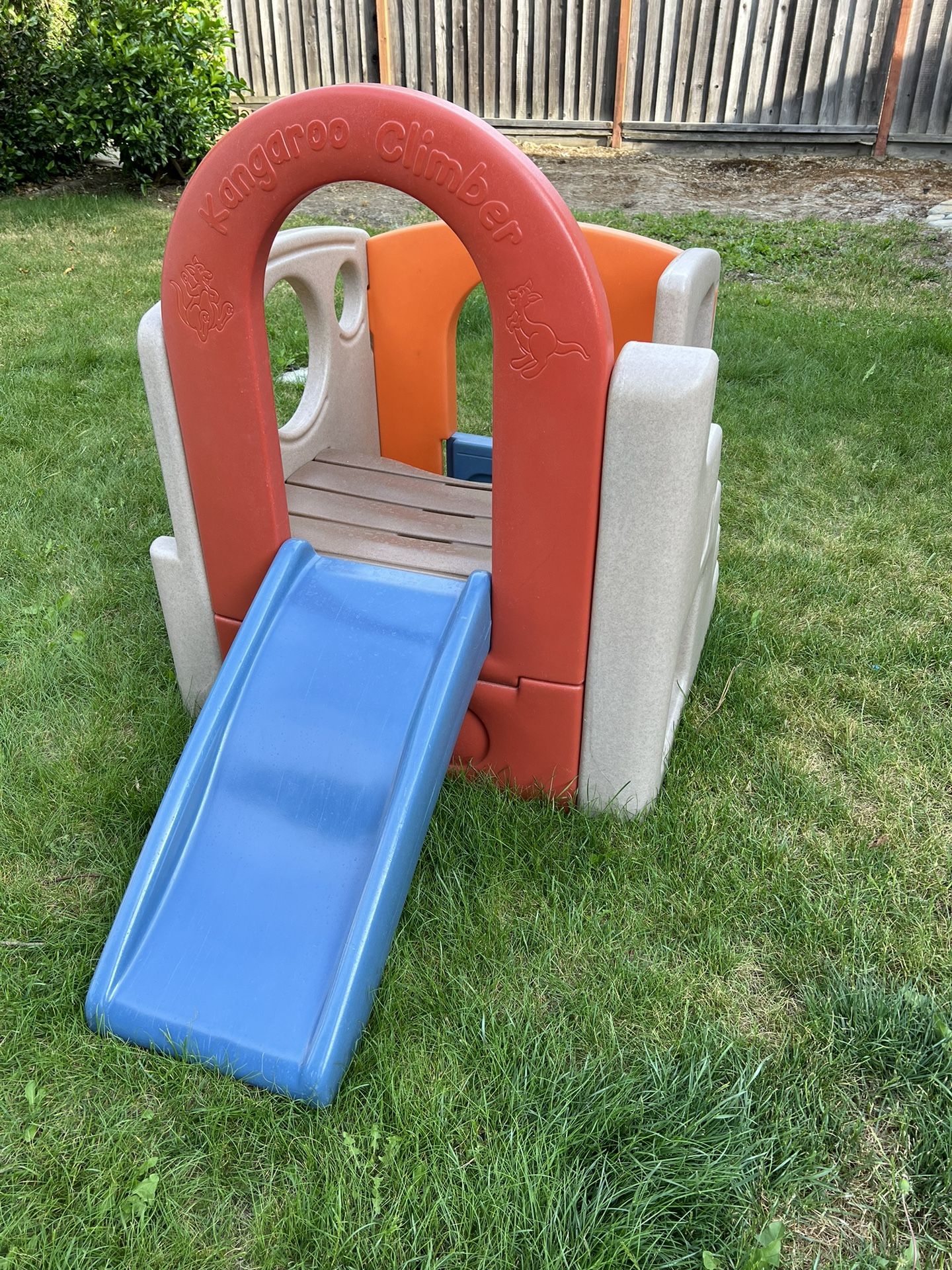 Kangaroo Climber Playhouse
