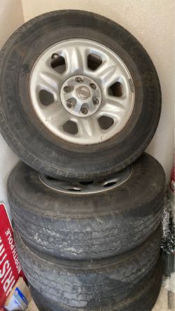 Set de rines para Nissan de 6 lugs son 17