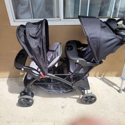 DOUBLE STROLLER