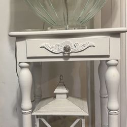 Shabby Chic Accent Table + Lamp + Lantern Décor Set