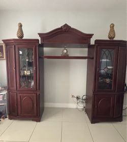 Entertainment center