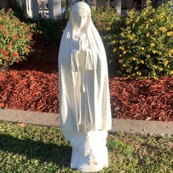 Our Lady Fatima Statue