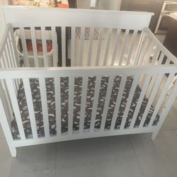 Da Vinci Crib, Dresser, and Changing Table