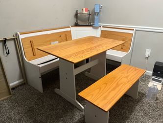 Corner Nook Dining Set with Bench