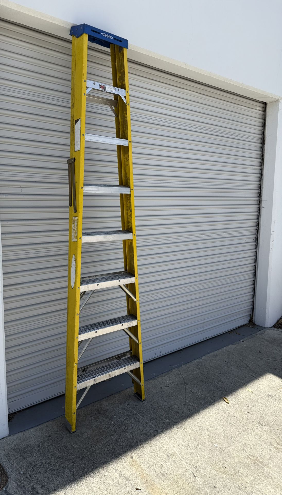 WERNER 8 FT LADDER