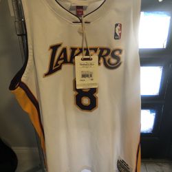 100% AUTHENTIC BRAND  NEW  PRICE IS FIRM KOBE  Jersey 