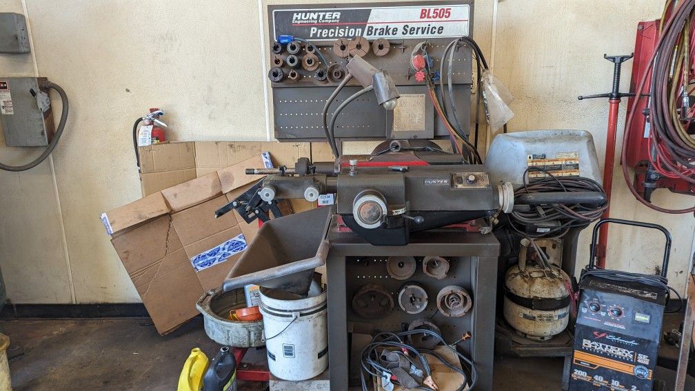 Hunter brake lathe