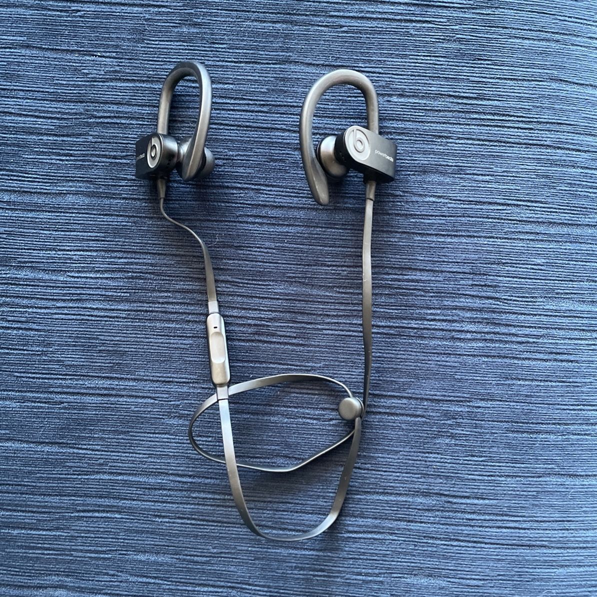 Powerbeats Black