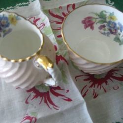 Vintage "Aynsley" Tulip & Flowers Fine Bone China CREAMER & SUGAR BOWL