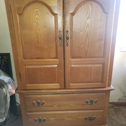 Dresser With Mirror And Armour 