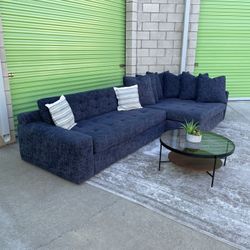 *Free Delivery* Macys Large Sectional Couch Sofa 