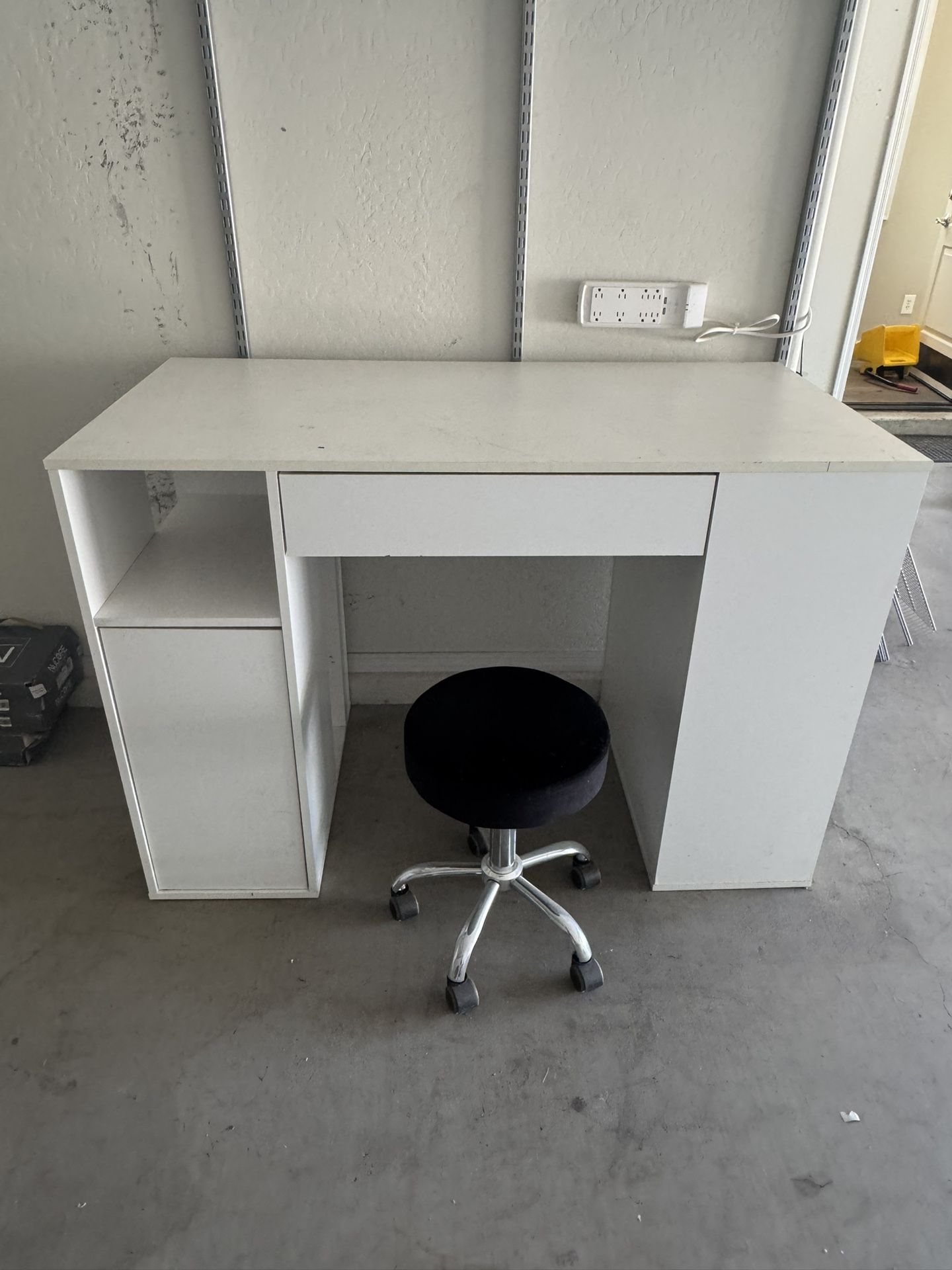 Free Craft Desk