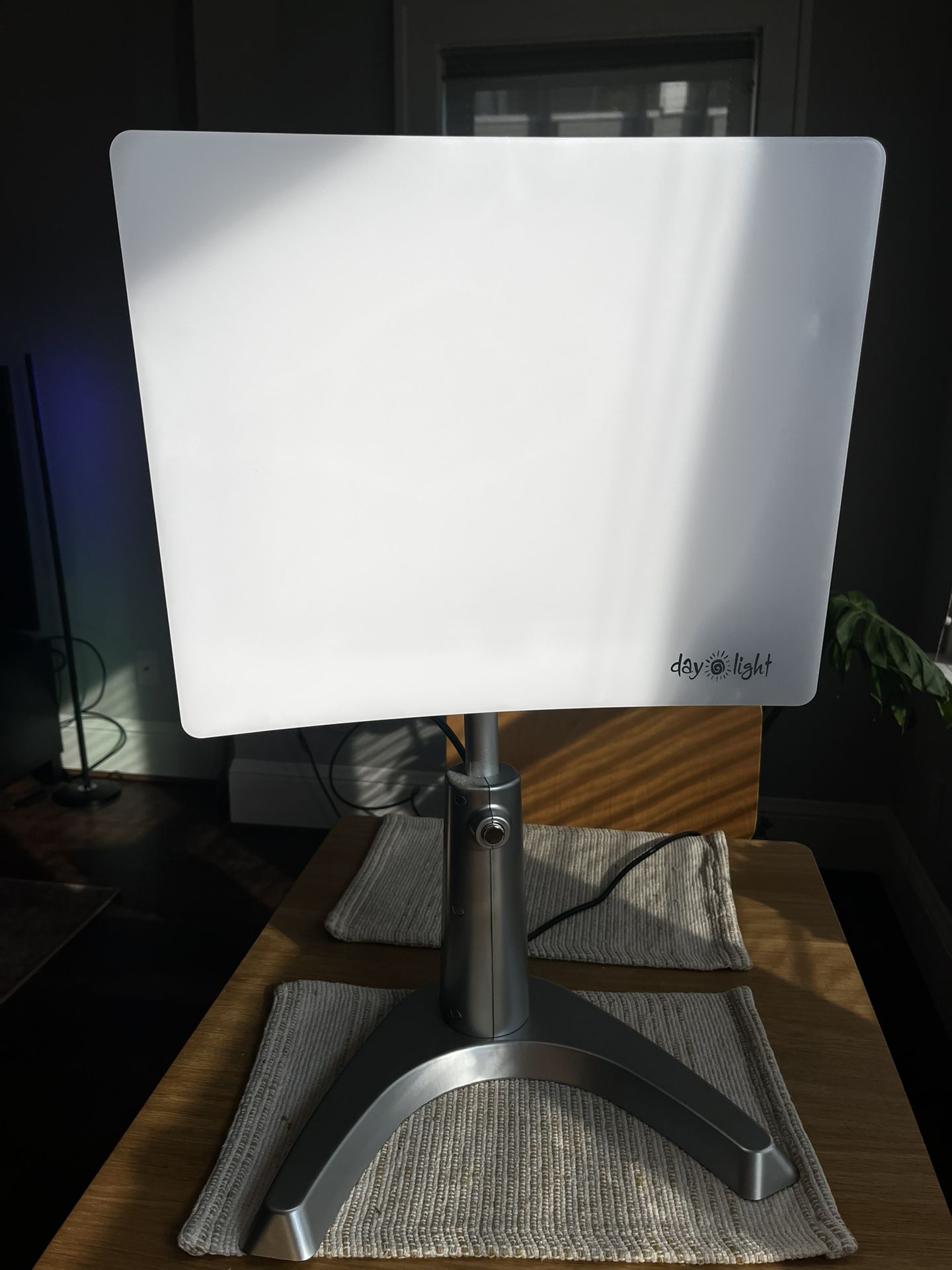 Happy Lamp, Therapy Lamp, Carex Day-Light Classic Plus