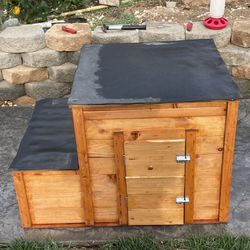Chicken Coop With Feed And Feeder 