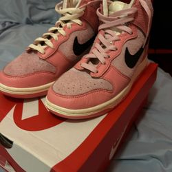 Dunk high ; Mens size 8/Women’s size 