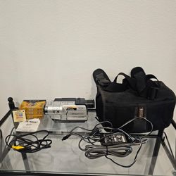 Sony CCD-TRV118 Hi8 Handycam Camcorder NightShot TESTED WORKING + Tapes Bundle