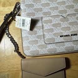 $120 NWT Michael Kors Jet Set 2 In 1 Card Case And Wristlet