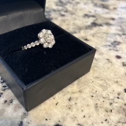 Diamond Flower halo Platinum Ring 