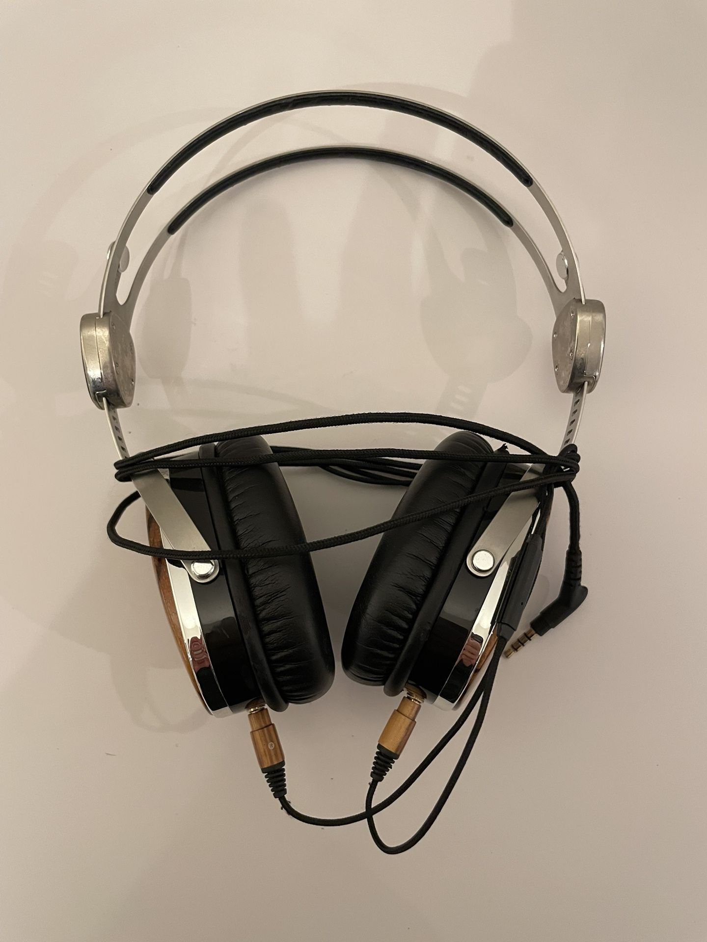 LSTN Over Ear Headphones