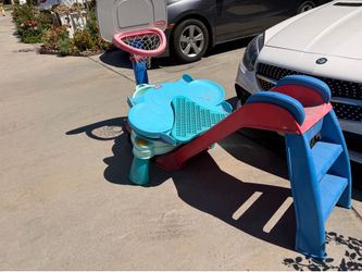 FREE KIDS TOYS SLIDE WATER TABLE BASKETBALL HOOP