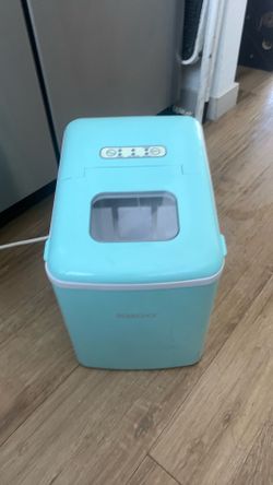Igloo ice maker