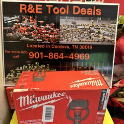 Milwaukee M12 12V Lithium-Ion Corldless M-SPECTOR 360-Degree 10 ft. Inspection Camera Kit