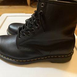 Doc Martins Men’s Tall Boots Rubber Sole