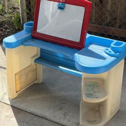 Kids Play Desk