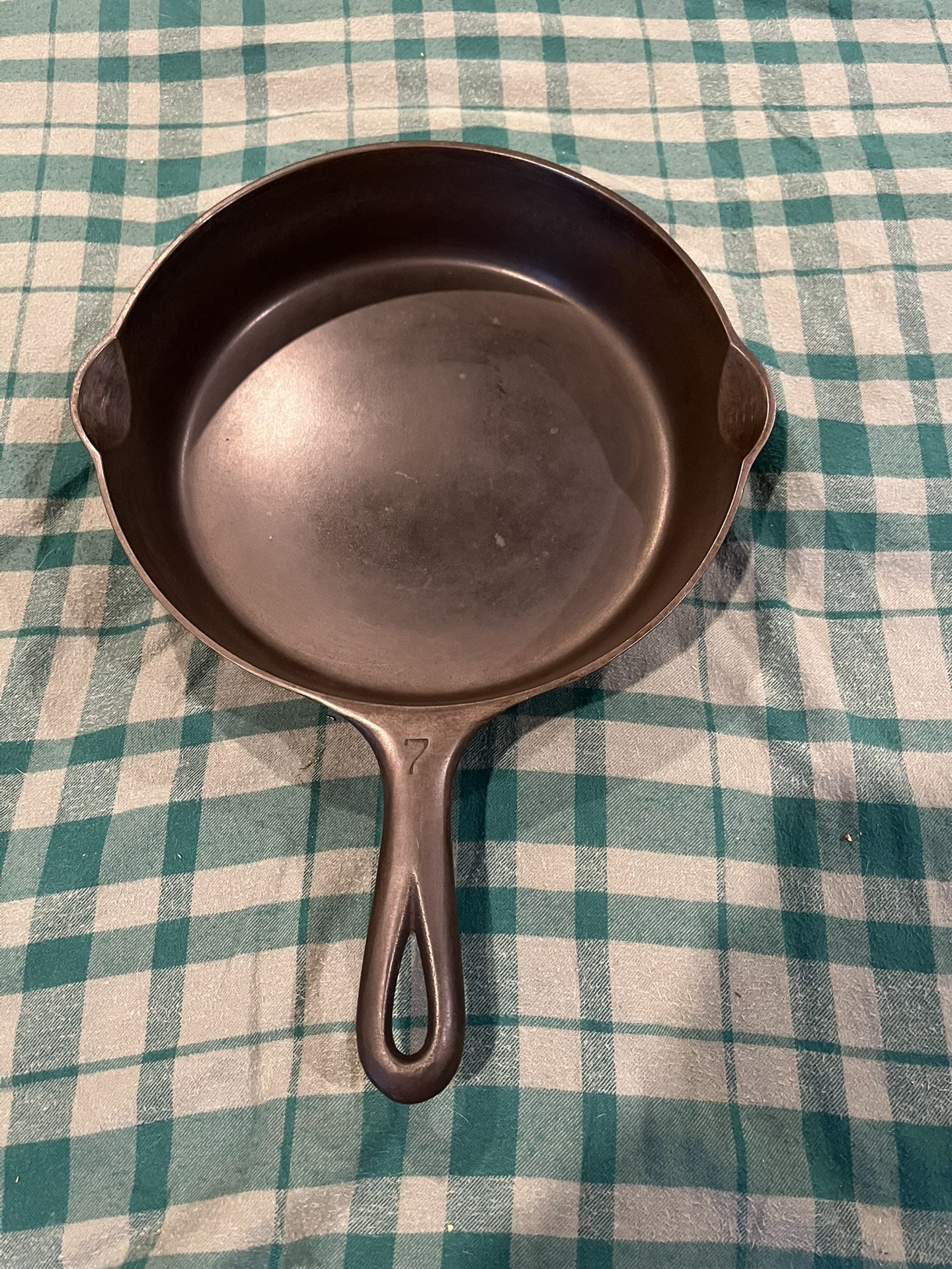 No. 7 Griswold Cast Iron Skillet