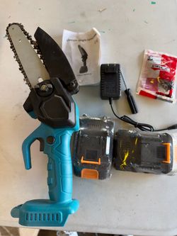 Mini Cordless Chainsaw with 2 Batteries