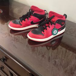 Jordan 1 Mid (GS)