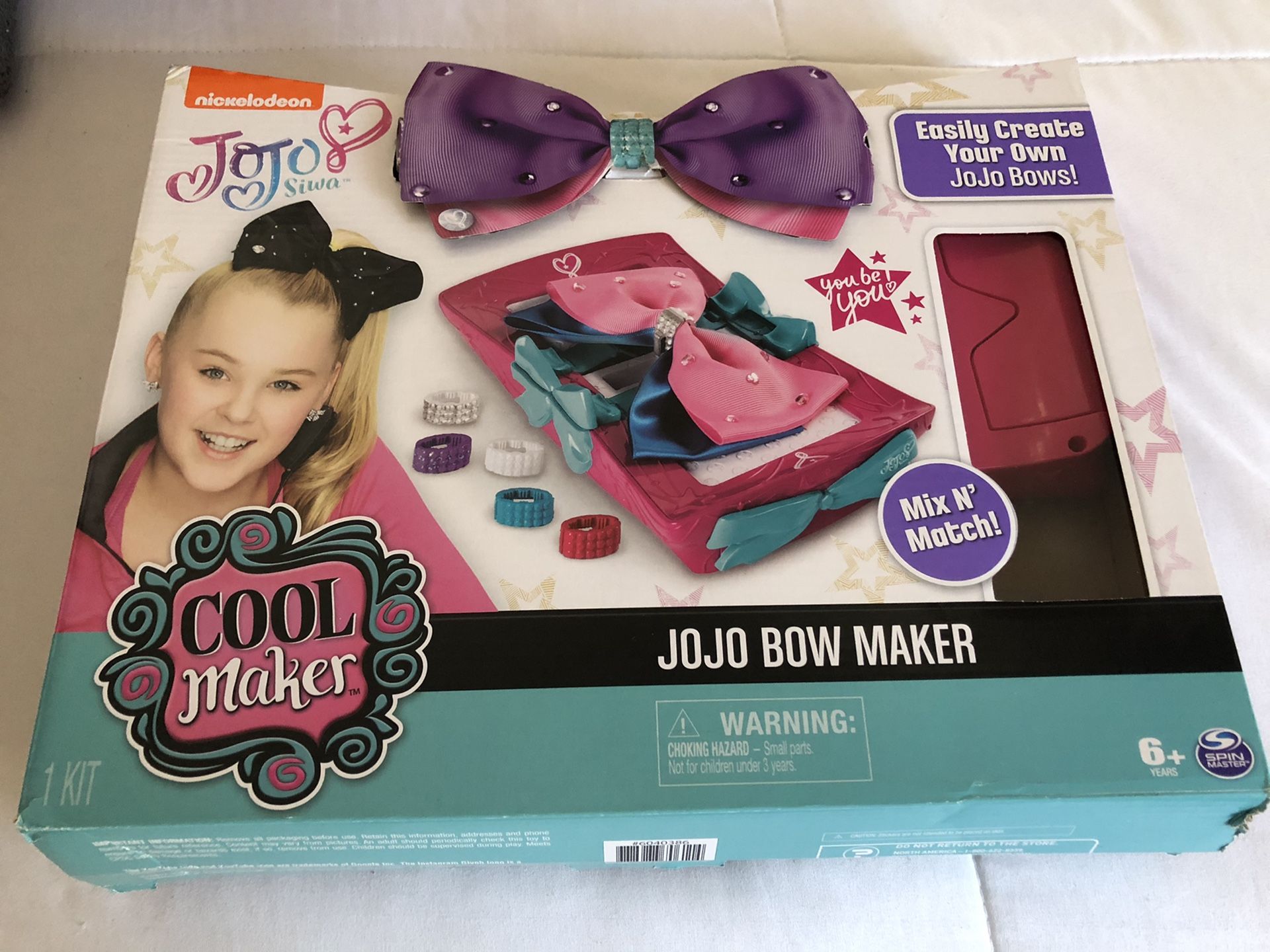 JoJo Siwa bow maker