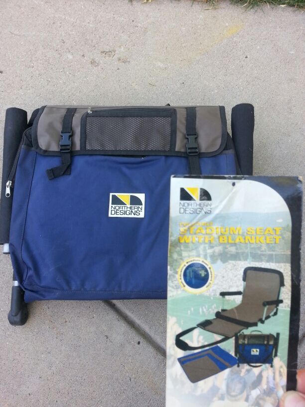 Never Used! Northern Design Foldable Stadium Seat with Blanket