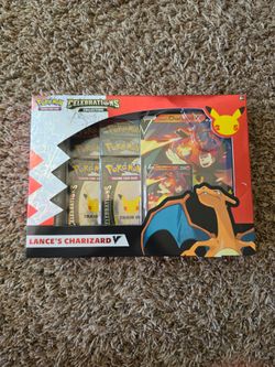 Pokemon Celebrations Lance's Charizard Collection Box