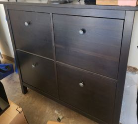 Shoe cabinet