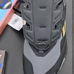 Reebok DC Batman Dark Knight Shoes Size 11