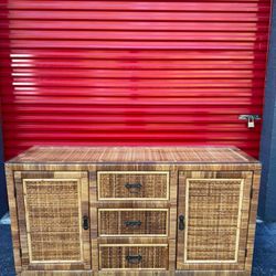 VINTAGE / COASTAL RATTAN CREDENZA/ BUFFET/ GLASS TOP/ DELIVERY NEGOTIABLE 