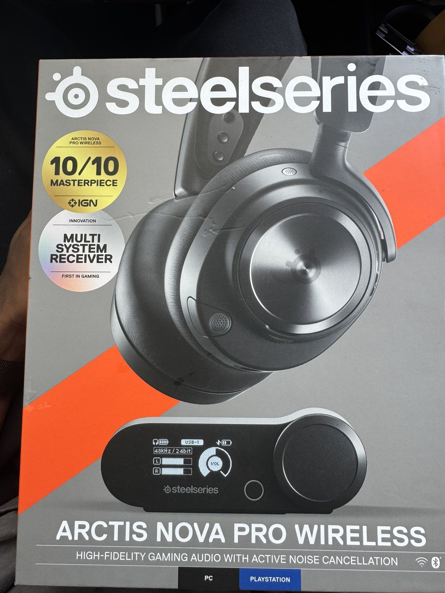 Steel series Arctic nova pro Wireless 7