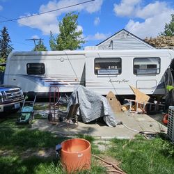 Very Nice 34 Ft RV  One Slider Great Shaoe 