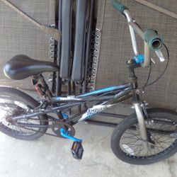 KIDS SCHWINN BMX BIKE