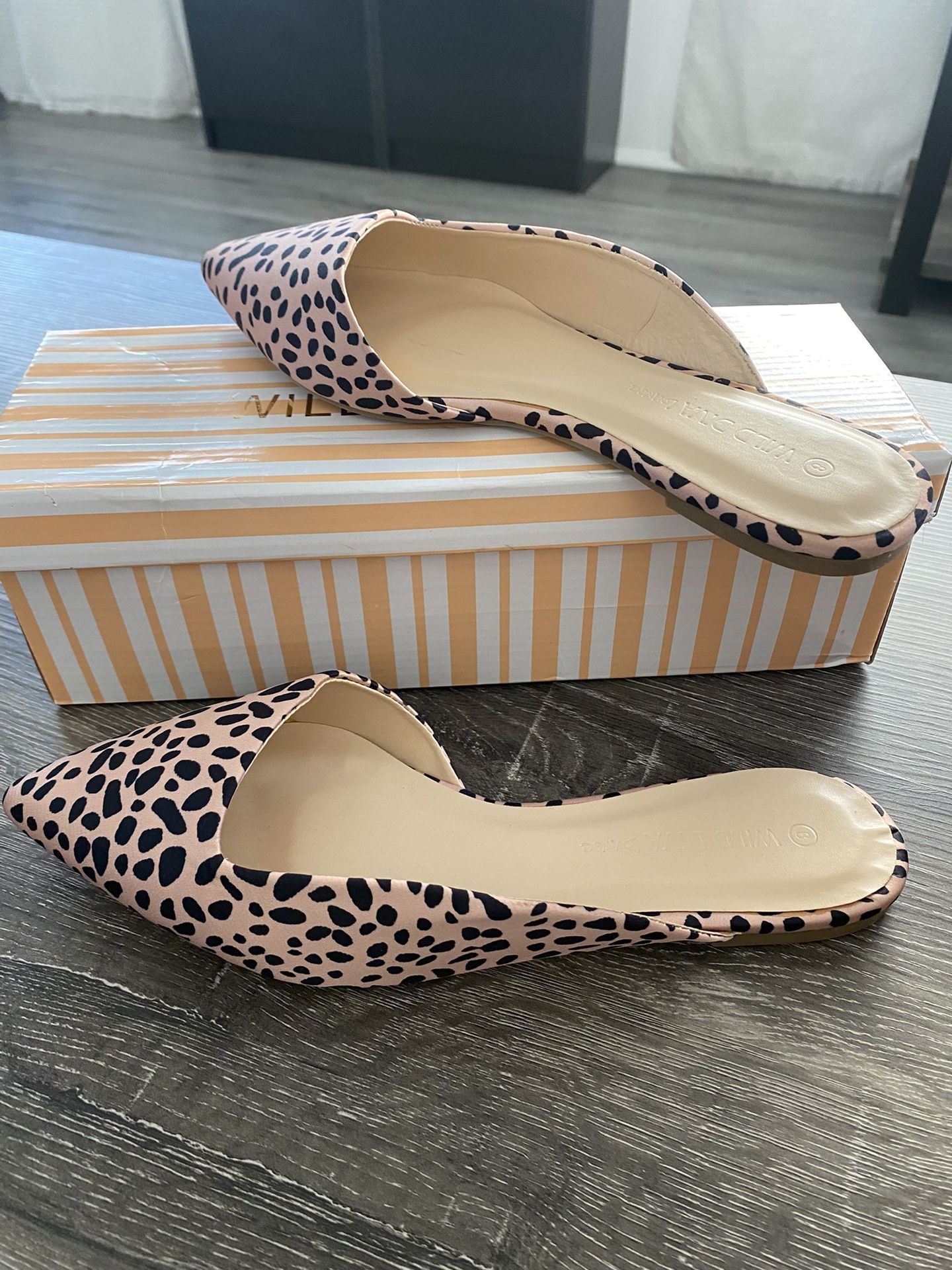 Wild Diva Lounge slip on flats