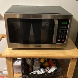 Toshiba 1100 W Push Button Microwave 
