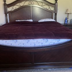 King Bed Set (Head Board,Foot Board, Rails,dresser And Mirror And 2 night Stands