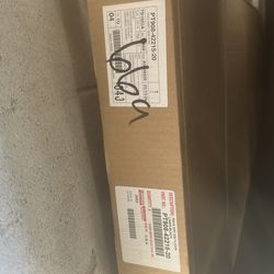 Tapetes originales para una Rav4 del 2025 en adelante en su caja