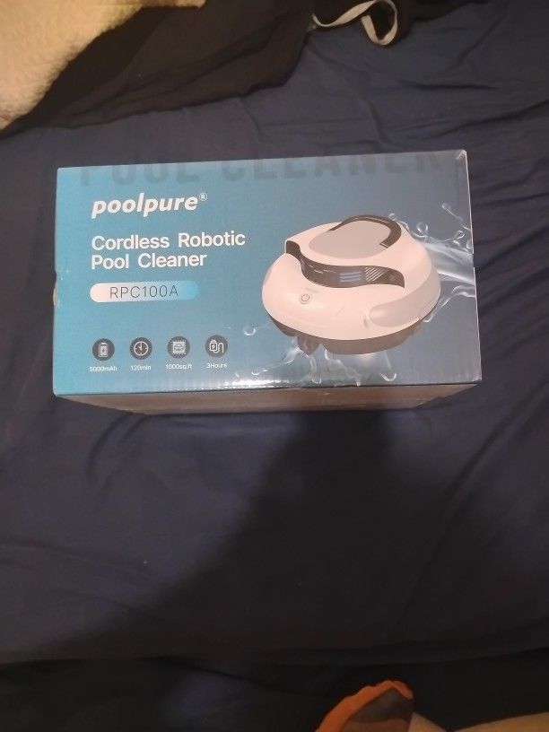 Poolpure Robot Swimming Pool Cleaner.    ***NEW**