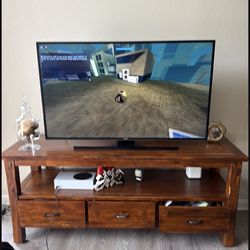Tv stand with samsung tv