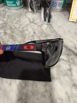 Oakley Hollbrook nfl