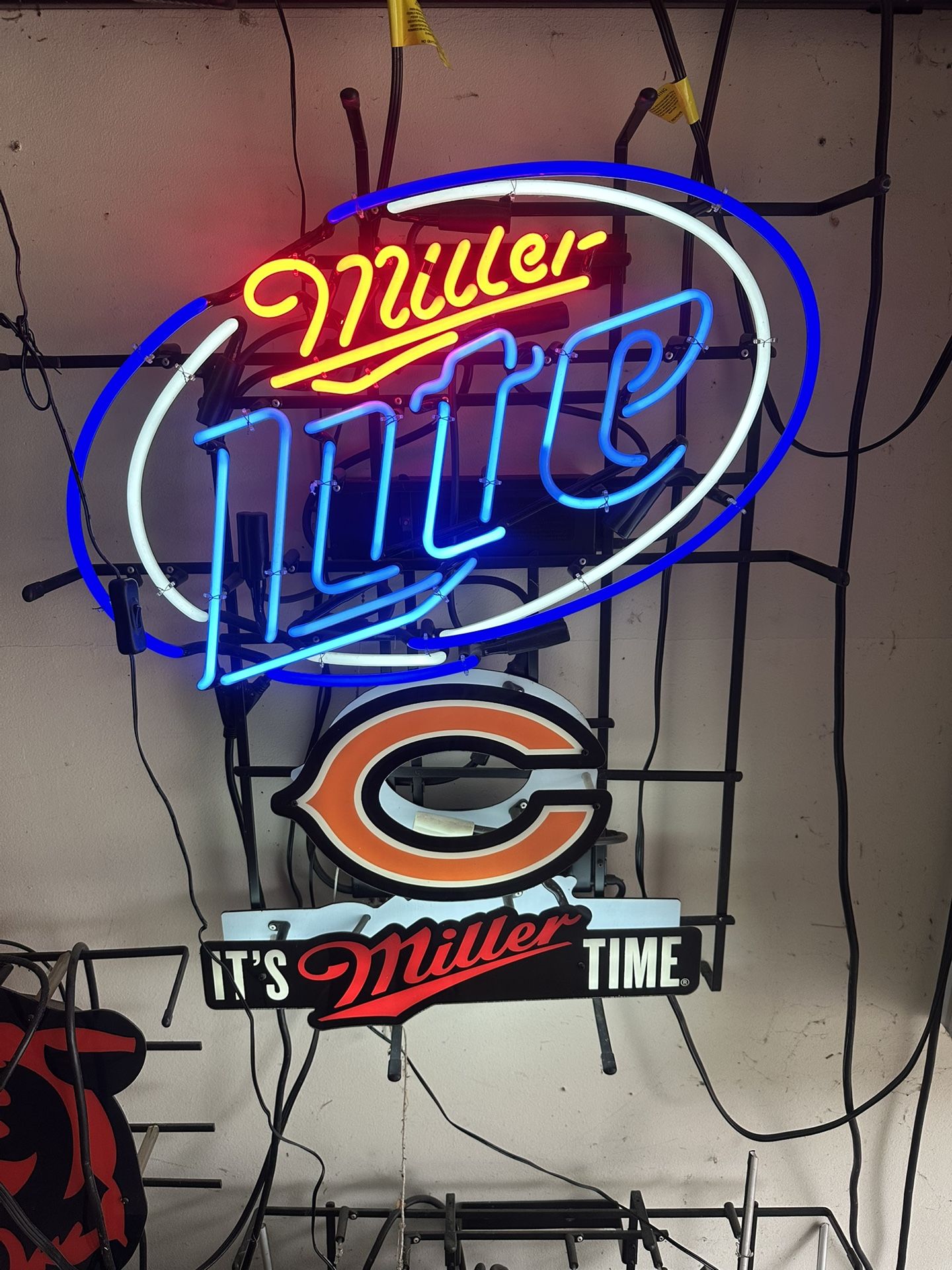 NEON SIGNS & LED SIGNS